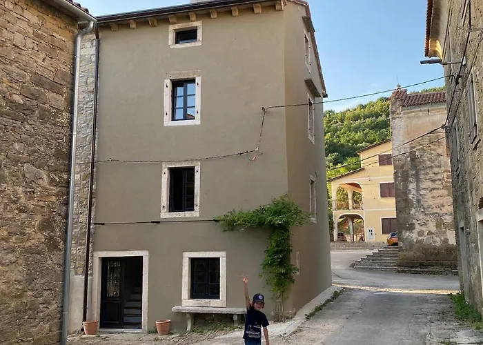 Casa Castagna - Trüffel, Wein Und Wanderfreude *